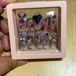 Prees on nails acrylic